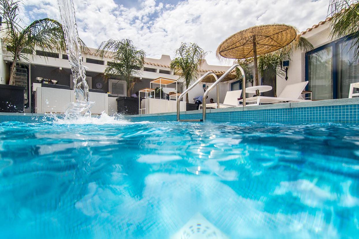 Capoblu Hotel Pula Zewnętrze zdjęcie